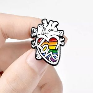 Love Rainbow Heart Pride Pin 🌈